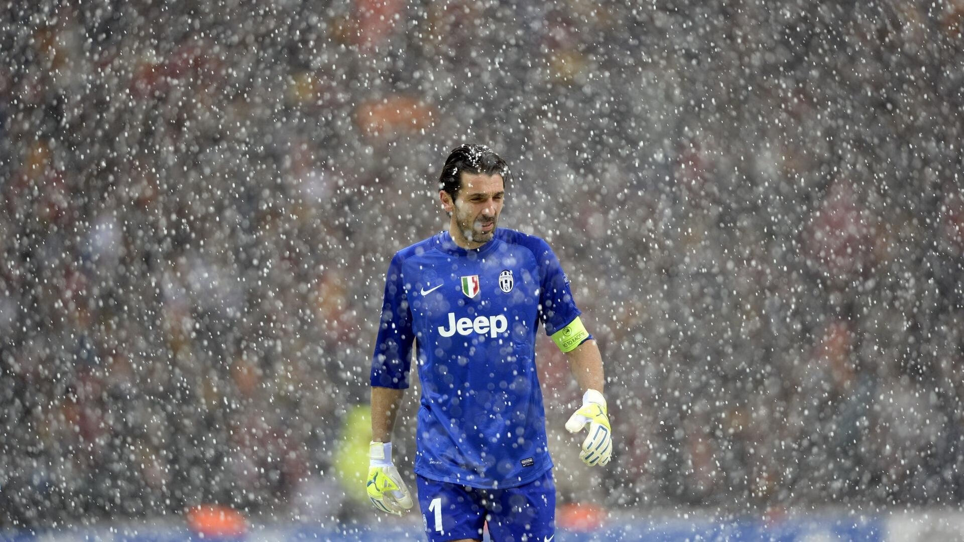 Doinb重返赛场,反败为胜首场状态出色,巴塞罗那观众沸腾!引发球迷热议